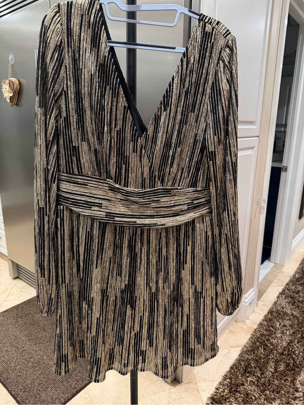 Lilly Pulitzer Black and Gold V-Neck Long Sleeve Dress